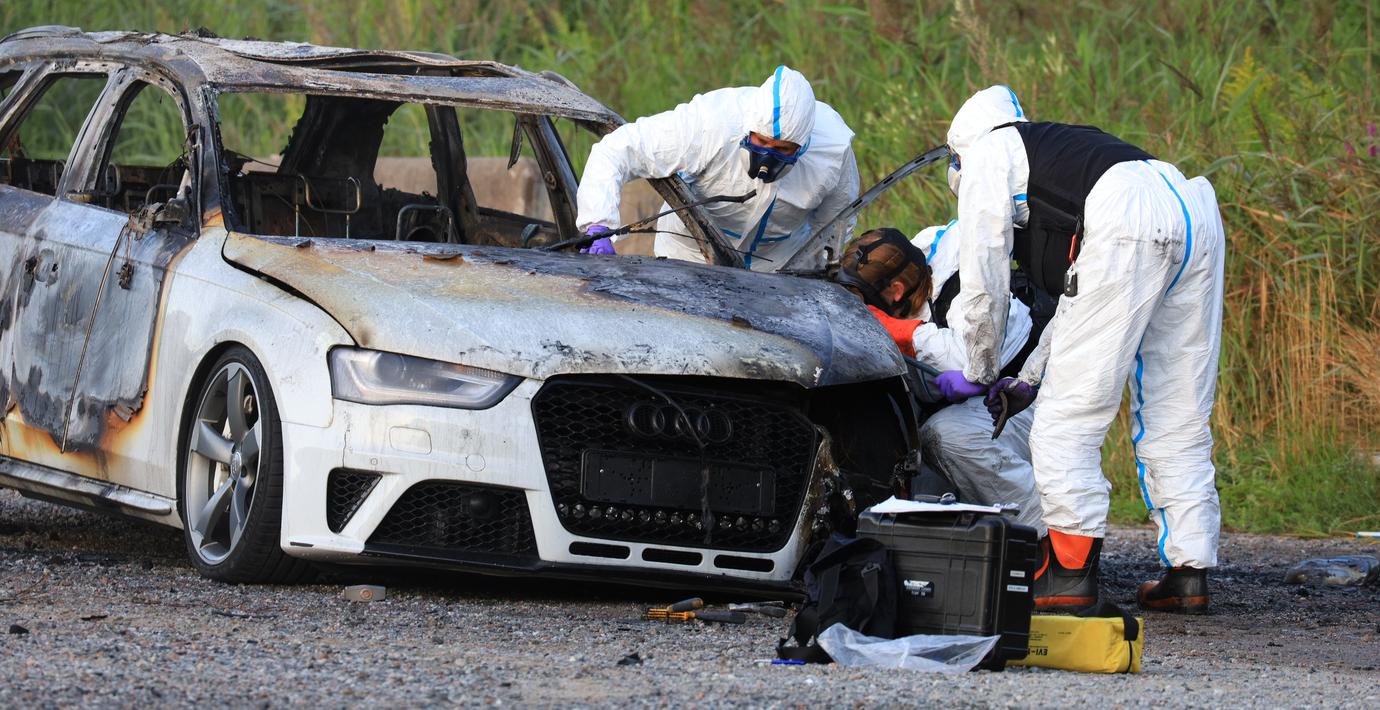 Bil i brand i Sollentuna